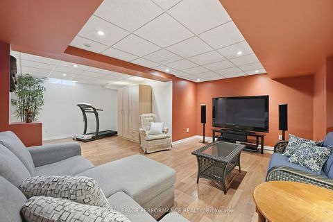 Photo 37 at 1682 Barrington Street, Chateauneuf, Orleans