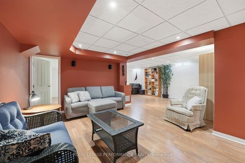 Photo 38 at 1682 Barrington Street, Chateauneuf, Orleans