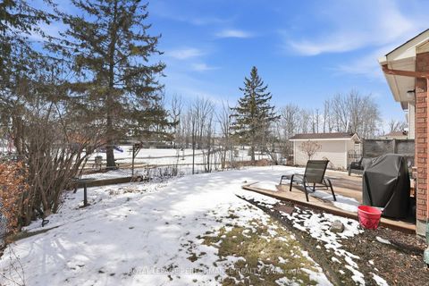 Photo 43 at 1682 Barrington Street, Chateauneuf, Orleans