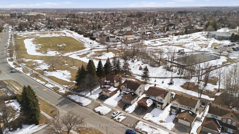 Photo 44 at 1682 Barrington Street, Chateauneuf, Orleans