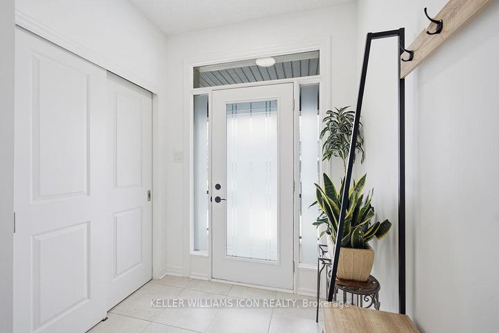 Photo 5 at 148 Hawkshaw Crescent, Nepean (Cedargrove/Fraserdale), Ottawa