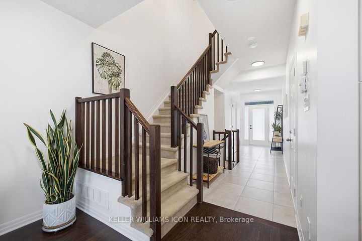 Photo 8 at 148 Hawkshaw Crescent, Nepean (Cedargrove/Fraserdale), Ottawa