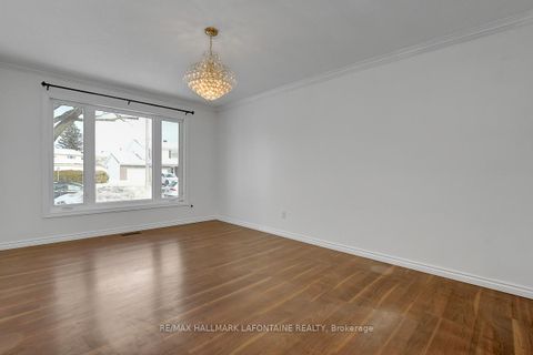 Photo 3 at 6128 Vineyard Drive, Convent Glen, Orleans