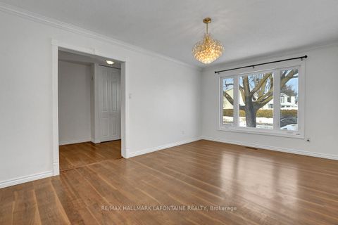 Photo 4 at 6128 Vineyard Drive, Convent Glen, Orleans