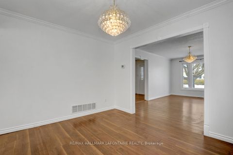 Photo 9 at 6128 Vineyard Drive, Convent Glen, Orleans