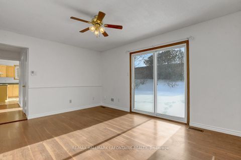 Photo 13 at 6128 Vineyard Drive, Convent Glen, Orleans