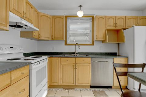 Photo 17 at 6128 Vineyard Drive, Convent Glen, Orleans