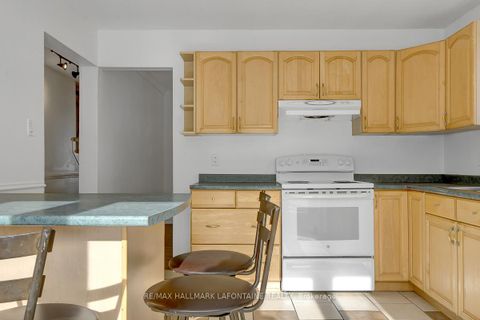 Photo 21 at 6128 Vineyard Drive, Convent Glen, Orleans