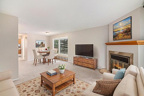 Photo 2 at B - 6716 Jeanne D'arc Boulevard N, Convent Glen North, Orleans