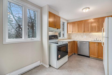 Photo 8 at B - 6716 Jeanne D'arc Boulevard N, Convent Glen North, Orleans