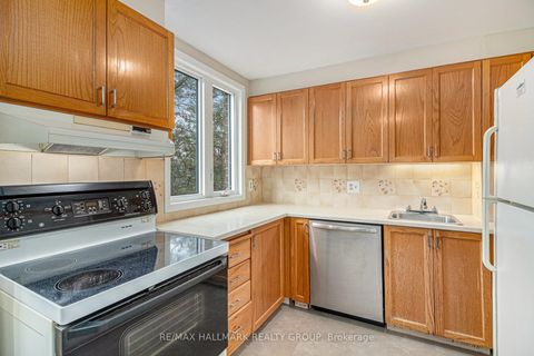 Photo 9 at B - 6716 Jeanne D'arc Boulevard N, Convent Glen North, Orleans