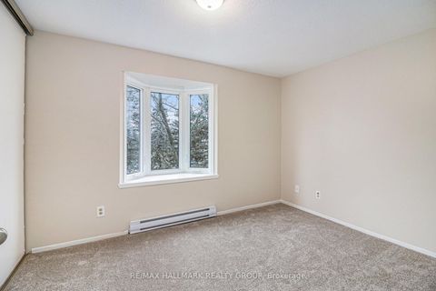 Photo 12 at B - 6716 Jeanne D'arc Boulevard N, Convent Glen North, Orleans