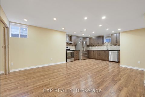 Photo 33 at 210 Rivertree Street, Emerald Meadows/Trailwest, Kanata