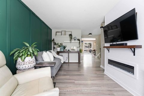 Photo 3 at 1091 Burgundy Lane, Convent Glen, Orleans