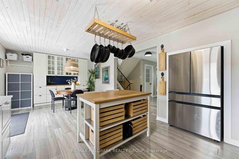 Photo 12 at 1091 Burgundy Lane, Convent Glen, Orleans