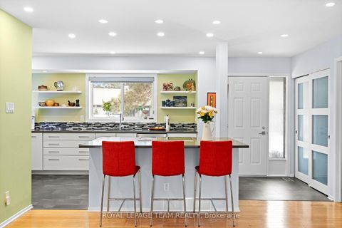 Photo 6 at 6 Kittansett Court, Stittsville (Central), Stittsville