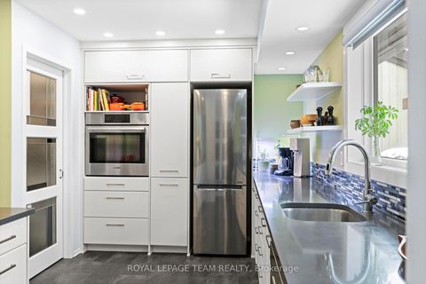 Photo 10 at 6 Kittansett Court, Stittsville (Central), Stittsville