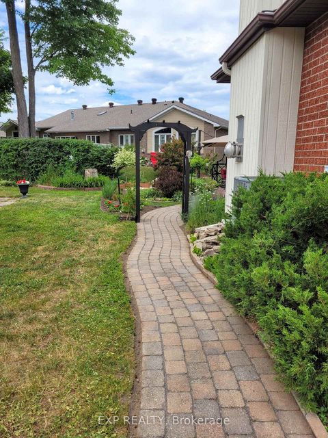 Photo 33 at 41 Bunting Lane, Bridlewood, Kanata