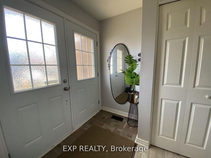 Photo 2 at 415 Kintyre Private, Nepean (Carleton Square), Ottawa