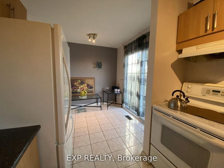 Photo 9 at 415 Kintyre Private, Nepean (Carleton Square), Ottawa