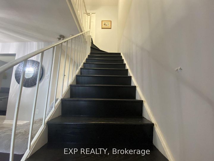 Photo 10 at 415 Kintyre Private, Nepean (Carleton Square), Ottawa