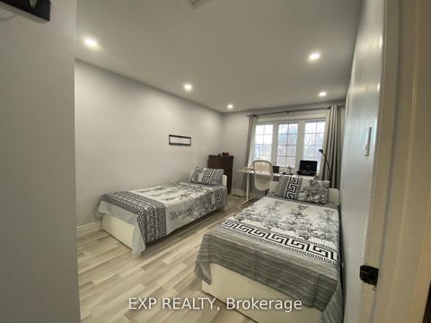 Photo 13 at 415 Kintyre Private, Nepean (Carleton Square), Ottawa