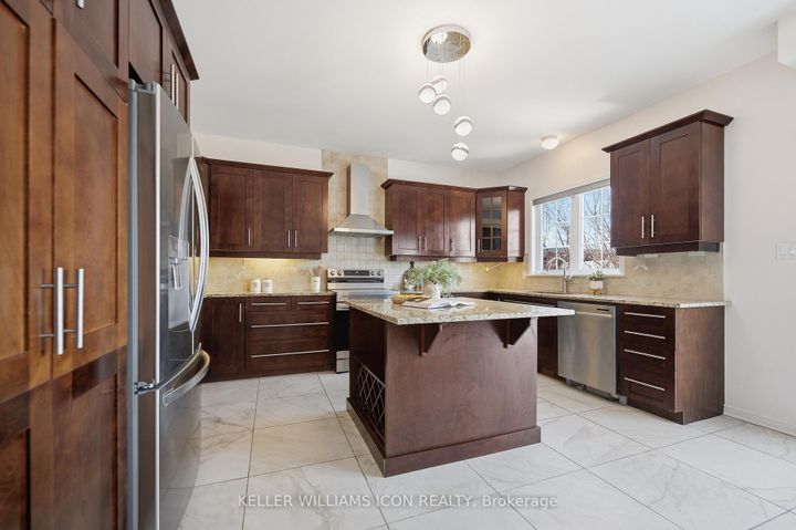 Photo 13 at 796 Kilbirnie Drive, Nepean (Stonebridge), Ottawa