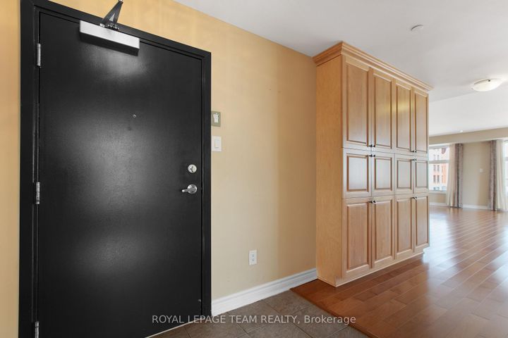 Photo 5 at 401 - 659 Sue Holloway Drive, Nepean (Strandherd), Ottawa
