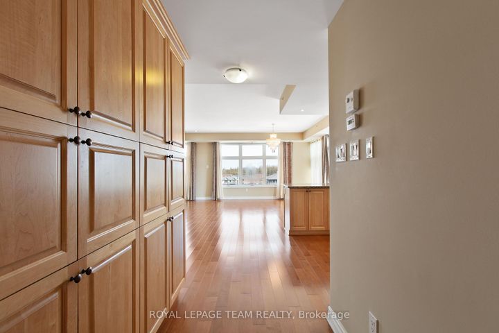 Photo 9 at 401 - 659 Sue Holloway Drive, Nepean (Strandherd), Ottawa