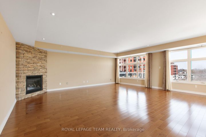 Photo 10 at 401 - 659 Sue Holloway Drive, Nepean (Strandherd), Ottawa