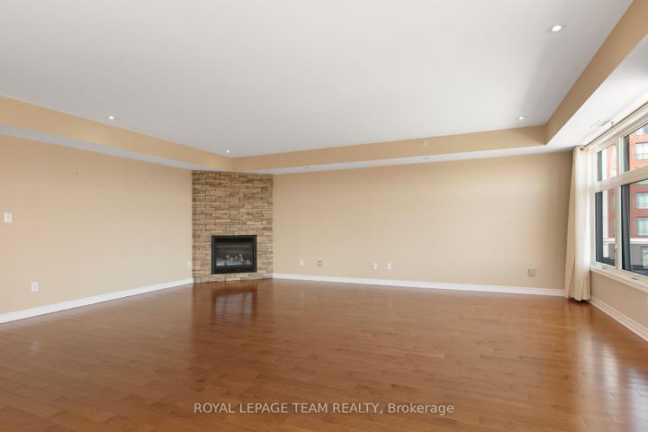 Photo 12 at 401 - 659 Sue Holloway Drive, Nepean (Strandherd), Ottawa