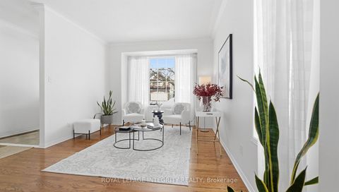 Photo 8 at 20 FARMFIELD Crescent, Emerald Meadows/Trailwest, Kanata