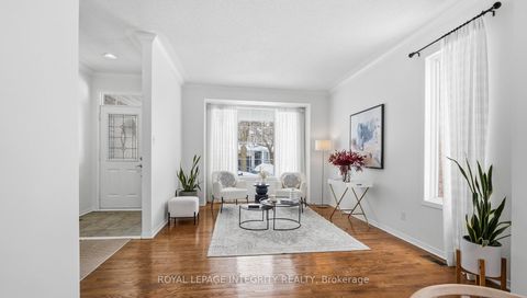 Photo 9 at 20 FARMFIELD Crescent, Emerald Meadows/Trailwest, Kanata