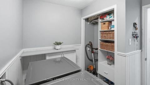 Photo 42 at 20 FARMFIELD Crescent, Emerald Meadows/Trailwest, Kanata