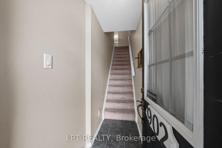 Photo 4 at 902 Longfields Drive, Nepean (Longfields), Ottawa