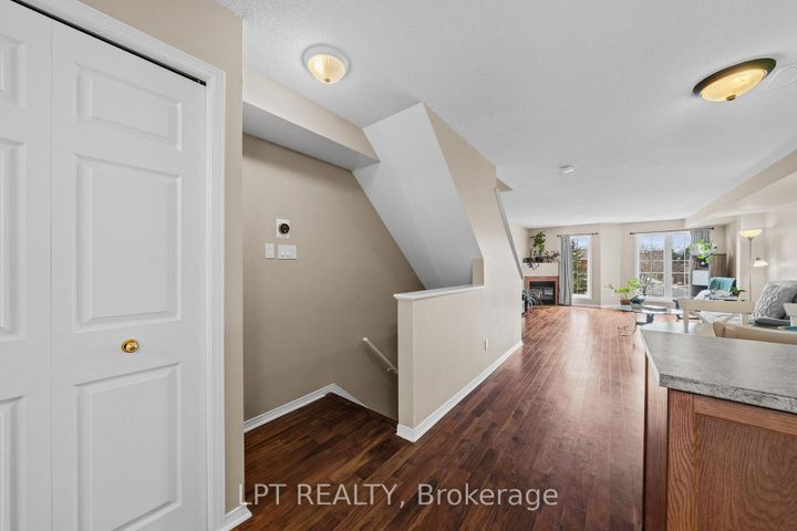 Photo 5 at 902 Longfields Drive, Nepean (Longfields), Ottawa