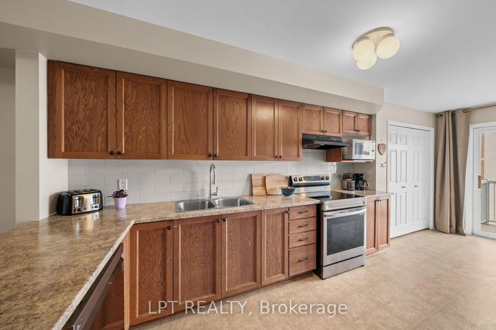 Photo 6 at 902 Longfields Drive, Nepean (Longfields), Ottawa