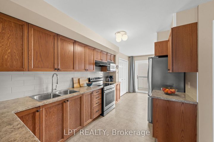 Photo 10 at 902 Longfields Drive, Nepean (Longfields), Ottawa