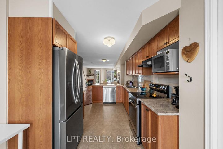Photo 11 at 902 Longfields Drive, Nepean (Longfields), Ottawa