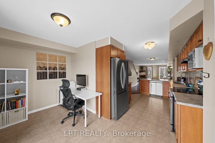 Photo 13 at 902 Longfields Drive, Nepean (Longfields), Ottawa