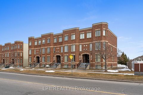 Photo 1 at 902 Longfields Drive, Nepean (Longfields), Ottawa