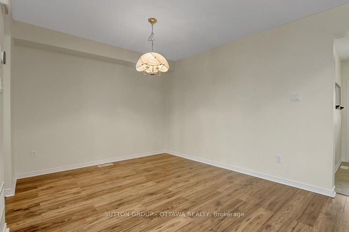 Photo 11 at 124 Cedardown Private, Nepean (Stonebridge), Ottawa