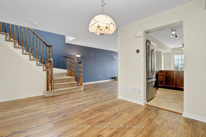 Photo 13 at 124 Cedardown Private, Nepean (Stonebridge), Ottawa