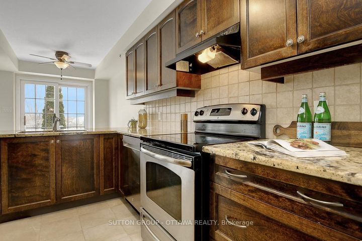 Photo 14 at 124 Cedardown Private, Nepean (Stonebridge), Ottawa