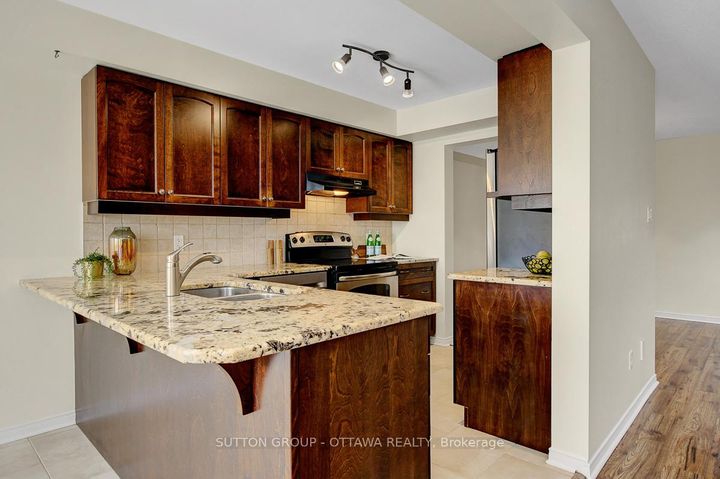 Photo 17 at 124 Cedardown Private, Nepean (Stonebridge), Ottawa