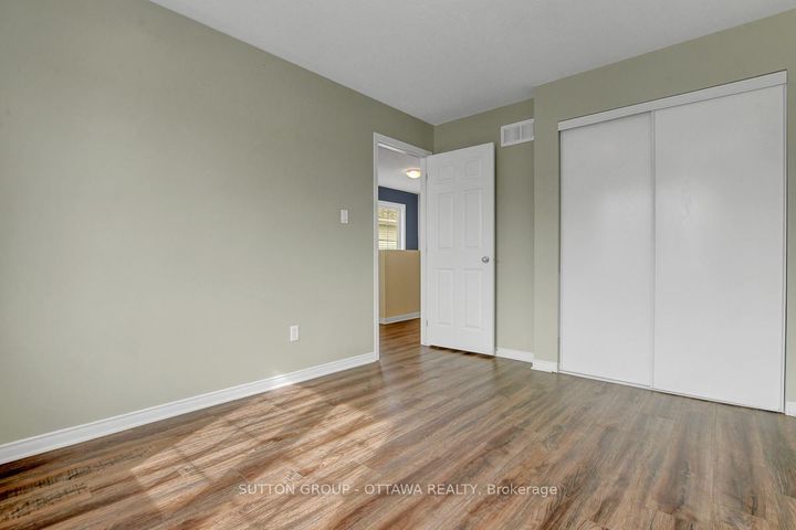 Photo 33 at 124 Cedardown Private, Nepean (Stonebridge), Ottawa