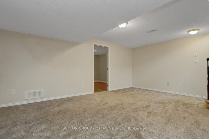 Photo 40 at 124 Cedardown Private, Nepean (Stonebridge), Ottawa