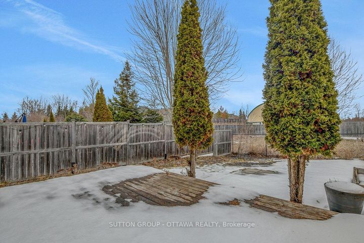 Photo 45 at 124 Cedardown Private, Nepean (Stonebridge), Ottawa