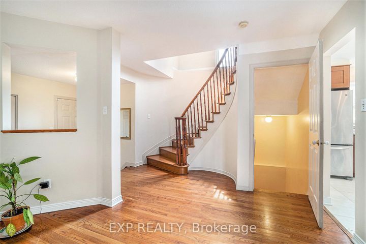 Photo 3 at 29 Woodford Way, Nepean (Longfields), Ottawa