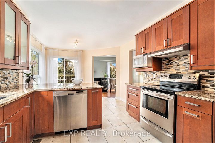 Photo 15 at 29 Woodford Way, Nepean (Longfields), Ottawa